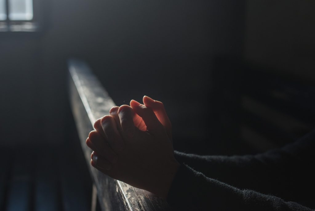Himsan Prayer 2544994 1920 1024x685